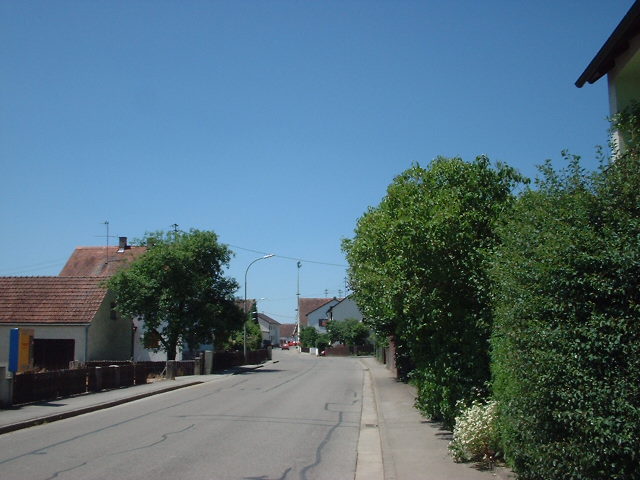 Die Erchanstraße in Irgertsheim – benannt nach dem (vermuteten) Gründer des Orts "Erchanhart"