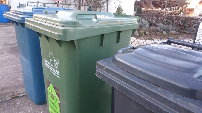 Restmüll-, Biomüll- und Papiertonnen der INKB