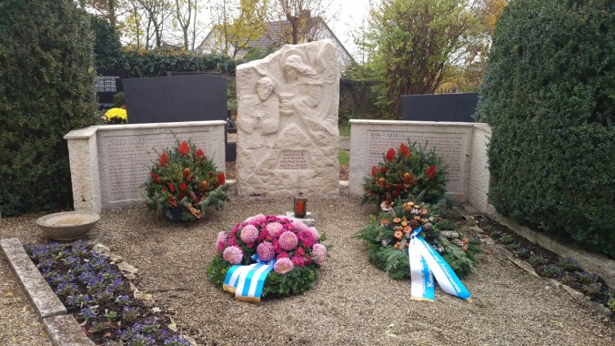 Das Kriegerdenkmal am Friedhof Irgertsheim